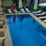 Avlu Cunda فندق